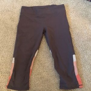 Cropped exercise legging